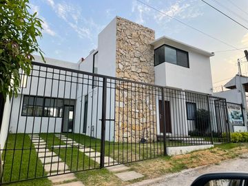 Estrena Casa moderna con alberca y jardín, ideal para descanso, en el exclusivo Pedregal de Oaxtepec