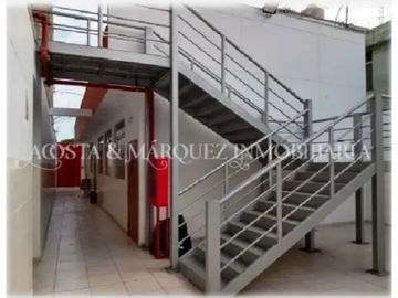 INMUEBLE COMERCIAL EN PLENO CENTRO DE CHIMBOTE - FRENTE A PLAZA MAYOR