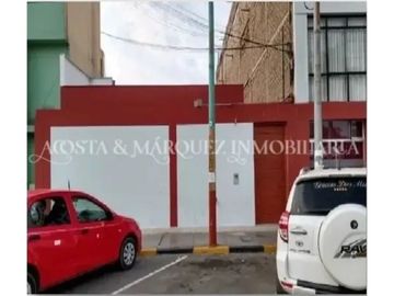 INMUEBLE COMERCIAL EN PLENO CENTRO DE CHIMBOTE - FRENTE A PLAZA MAYOR