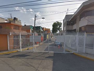 ¡¡Atención Inversionistas!! Venta de Hermosa Casa , Col. Paseos de Churubusco, CDMX.