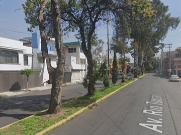 ¡¡Atención Inversionistas!! Venta de Hermosa Casa , Col. Paseos de Churubusco, CDMX.