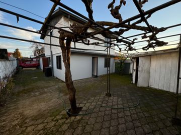 Casa 2 pisos 5 dormitorios 2 baños Parque Lantaño, Chillán