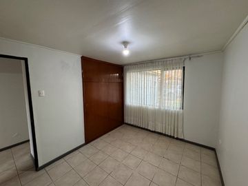 Casa 2 pisos 5 dormitorios 2 baños Parque Lantaño, Chillán