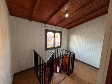 Casa 2 pisos 5 dormitorios 2 baños Parque Lantaño, Chillán