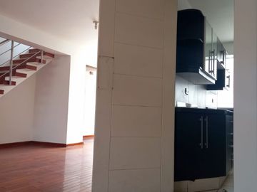Vendo Amplio Duplex En La Aurora Miraflores