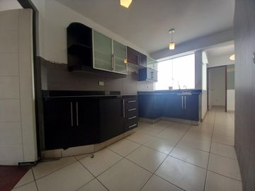 Vendo Amplio Duplex En La Aurora Miraflores