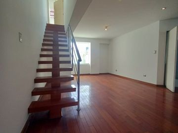 Vendo Amplio Duplex En La Aurora Miraflores