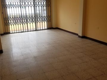 VENTA  SAN MARTIN Y AVE. MACHALA EDIFICIO RENTERO 3 DEPARTAMENTOS INCREIBLES