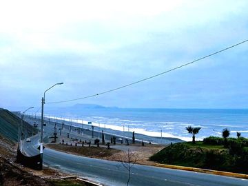 DEPARTAMENTO DE ESTRENO - VISTA LATERAL AL MAR