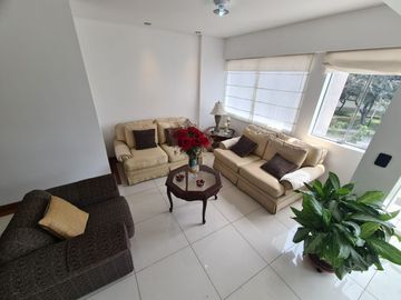 Departamento iluminado y espacioso en venta en Av. Los Ingenieros Valle Hermoso Surco