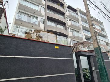 Departamento iluminado y espacioso en venta en Av. Los Ingenieros Valle Hermoso Surco