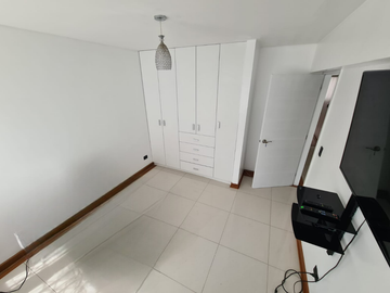 Departamento iluminado y espacioso en venta en Av. Los Ingenieros Valle Hermoso Surco