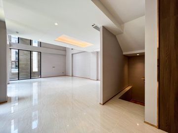 **Super Luxury Class Prime Location with Private Pool and Elevator Inside the House! For Sale: Ultra-Luxurious Detached Pool Villa, 4.5 Stories in the