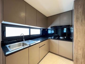 **Super Luxury Class Prime Location with Private Pool and Elevator Inside the House! For Sale: Ultra-Luxurious Detached Pool Villa, 4.5 Stories in the