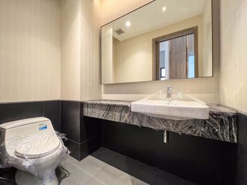 **Super Luxury Class Prime Location with Private Pool and Elevator Inside the House! For Sale: Ultra-Luxurious Detached Pool Villa, 4.5 Stories in the