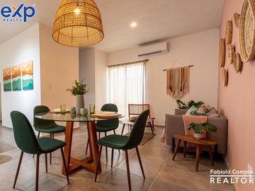 Casa de 2 pisos y 2 recámaras en venta en la zona oriente de Mérida - Entrega octubre 2024