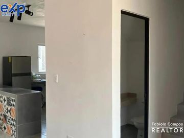 Casa de 2 pisos y 2 recámaras en venta en la zona oriente de Mérida - Entrega octubre 2024