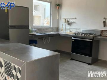 Casa de 2 pisos y 2 recámaras en venta en la zona oriente de Mérida - Entrega octubre 2024