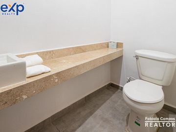 Casa de 2 pisos y 2 recámaras en venta en la zona oriente de Mérida - Entrega octubre 2024
