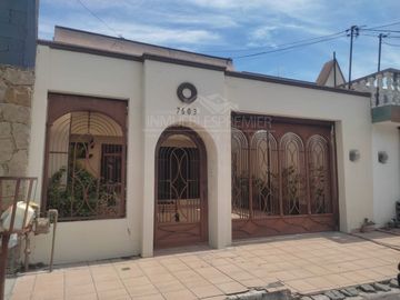 CASA EN VENTA, COL SANTA MARIA GUADALUPE NL