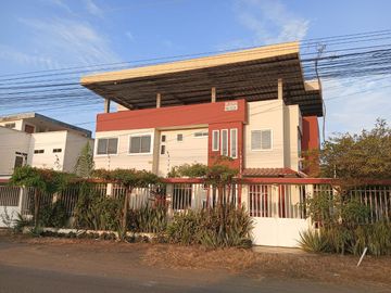 VENDO PROPIEDAD ESQUINERA, IDEAL PARA NEGOCIO O EMPRESA PRECIO DE OPORTUNIDAD.