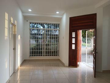 VENDO PROPIEDAD ESQUINERA, IDEAL PARA NEGOCIO O EMPRESA PRECIO DE OPORTUNIDAD.
