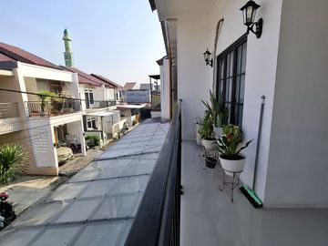 Rumah semi furnished siap huni di Bintara Bekasi Barat