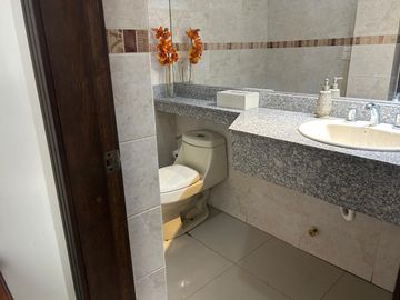 vendo casa totalmente amoblada de 3 dormitorios