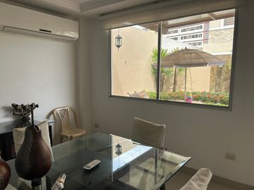 vendo casa totalmente amoblada de 3 dormitorios