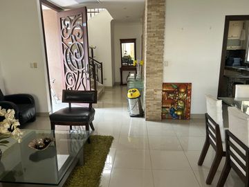 vendo casa totalmente amoblada de 3 dormitorios