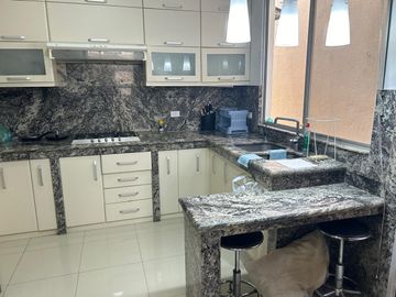 vendo casa totalmente amoblada de 3 dormitorios