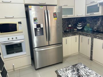 vendo casa totalmente amoblada de 3 dormitorios