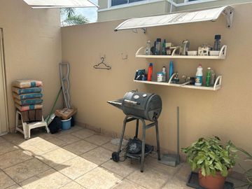 vendo casa totalmente amoblada de 3 dormitorios