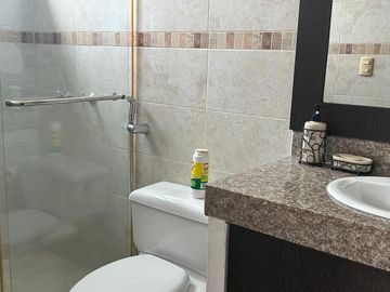 vendo casa totalmente amoblada de 3 dormitorios