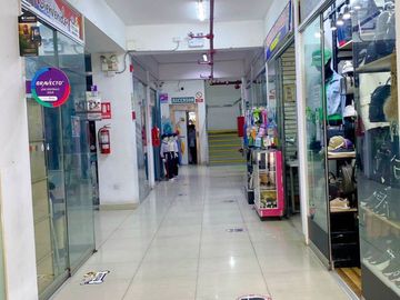 VENTA DE LOCAL COMERCIAL EN SANTIAGO DE SURCO GALERIA SHOPPING PLAZA