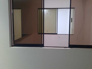 ¡OPORTUNIDAD ÚNICA!  Se Vende Amplio Departamento en el Segundo Piso, Ubicado En Una Excelente Zona De San Juan De Miraflores,