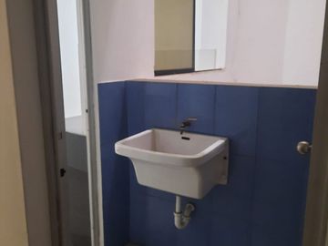 ¡OPORTUNIDAD ÚNICA!  Se Vende Amplio Departamento en el Segundo Piso, Ubicado En Una Excelente Zona De San Juan De Miraflores,