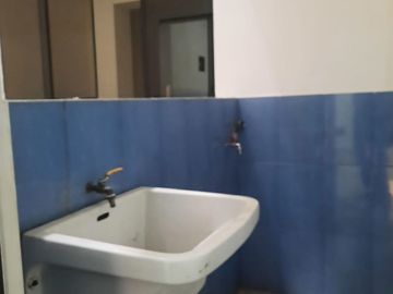 ¡OPORTUNIDAD ÚNICA!  Se Vende Amplio Departamento en el Segundo Piso, Ubicado En Una Excelente Zona De San Juan De Miraflores,