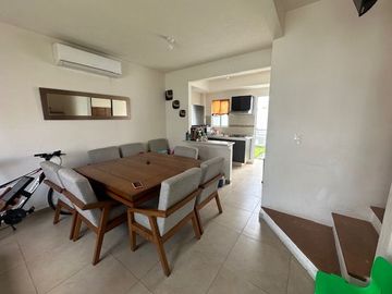 VENTA DE CASA CON ALBERCA Y JACUZZI PRIVADO EN OAXTEPEC