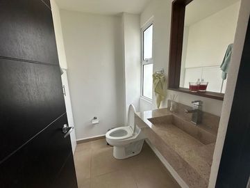 VENTA DE CASA CON ALBERCA Y JACUZZI PRIVADO EN OAXTEPEC