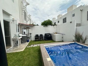 VENTA DE CASA CON ALBERCA Y JACUZZI PRIVADO EN OAXTEPEC