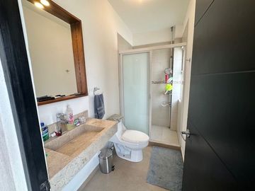 VENTA DE CASA CON ALBERCA Y JACUZZI PRIVADO EN OAXTEPEC