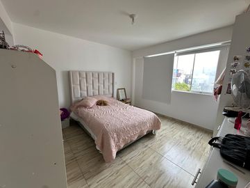 Amplia casa de 6 dormitorios, jardines y terrazas  🏡