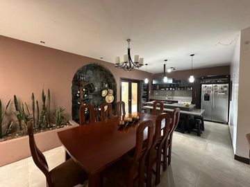 HERMOSA CASA EN UCHUPUCUN