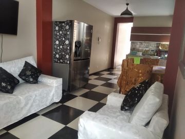 VENTA DE CASA A UNAS CUADRAS DE AV TUPAC AMARU COMAS
