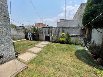 Venta de edificio de 3 departamentos en Arboledas del Sur, Tlalpan, CDMX