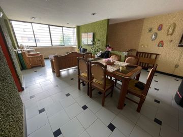 Venta de edificio de 3 departamentos en Arboledas del Sur, Tlalpan, CDMX