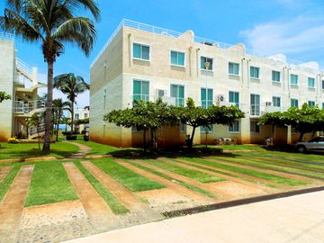 Departamento Planta Baja en venta en Marina Diamante Acapulco