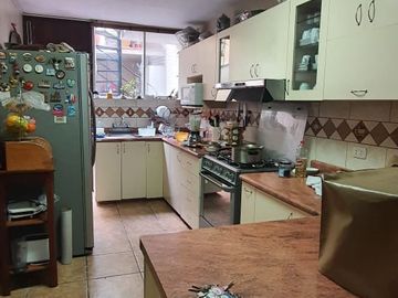 VENDO LINDA CASA IDEAL FAMILIA JOVEN A UN PASO DEL COLEGIO CASUARINAS