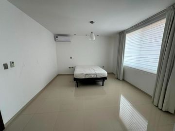 Casa en venta en Aguascalientes zona norte, Portón de Santa Clara (Campanario)